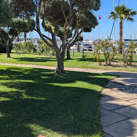 Jardins Du Port, Terrasse Et Piscine * Le Grau-du-Roi